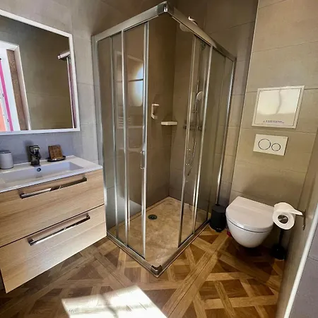 Ciste Avec Terrasse A