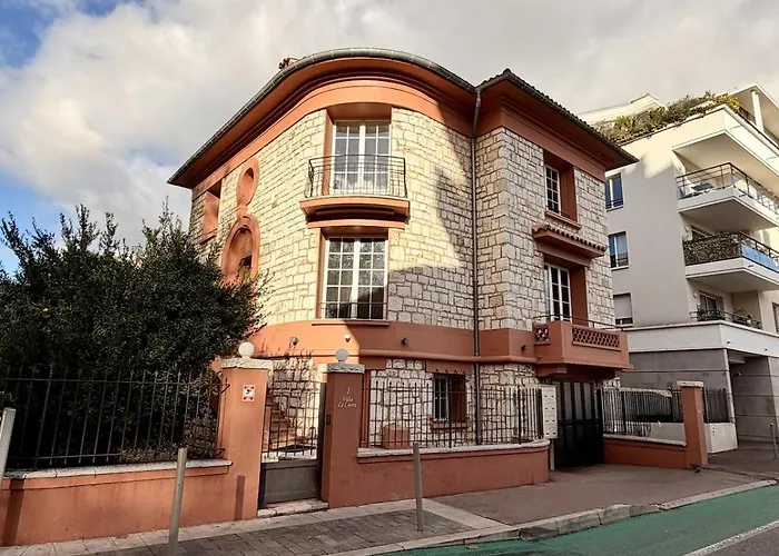 Ciste Avec Terrasse A *