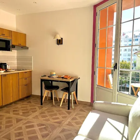 Ciste Avec Terrasse A