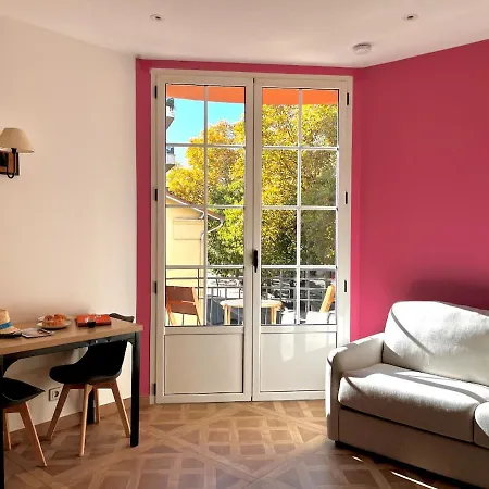 Ciste Avec Terrasse A Appartement *